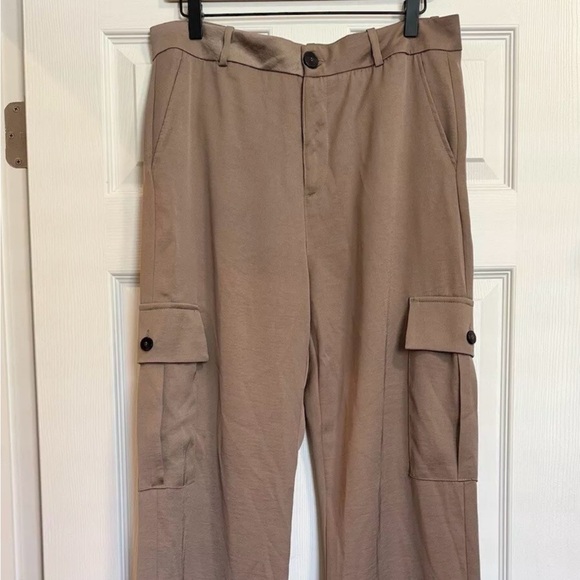 NWT Zara LARGE Satin Effect High Waisted Cargo Pants Sand Light Brown - Picture 14 of 15